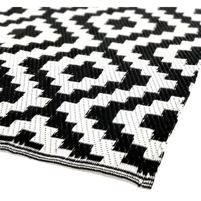 Trend Outdoor Rug in Black And White 160 x 230cm