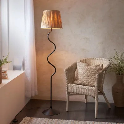Wriggle Shaped Single Black Metal Floor Light Raffia Shade