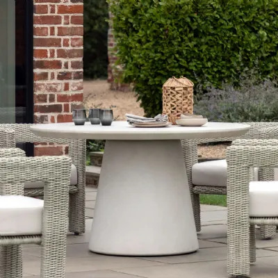 Cream Concrete Round 4 Seater Outdoor Dining Table
