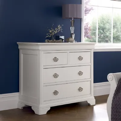 White Painted 2 Over 2 Chest of 4 Drawers