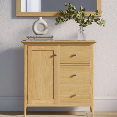 Oak Hallway Cabinet with 1 Door and 3 Drawers in Natural Finish with Metal Knobs