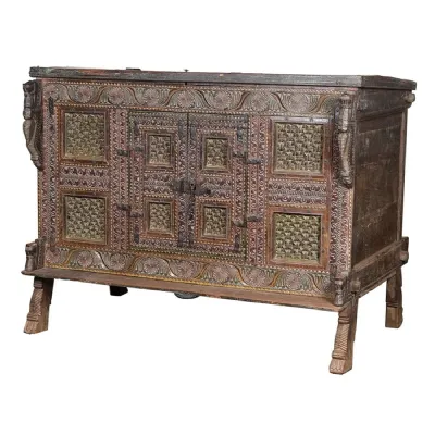 Wooden Majuce Chest