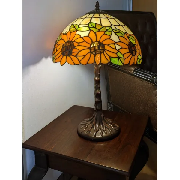 Sunflower Designed Glass Table Lamp with Tiffany Shade
