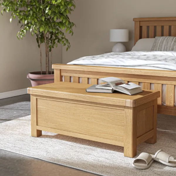 Country Chic Oak Blanket Bed Box with Lid