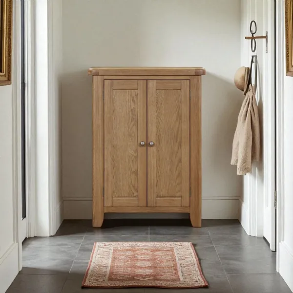 Traditional Oak 2 Door Shoe Storage Cupboard