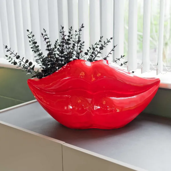 Red Glossy Lips Design Planter