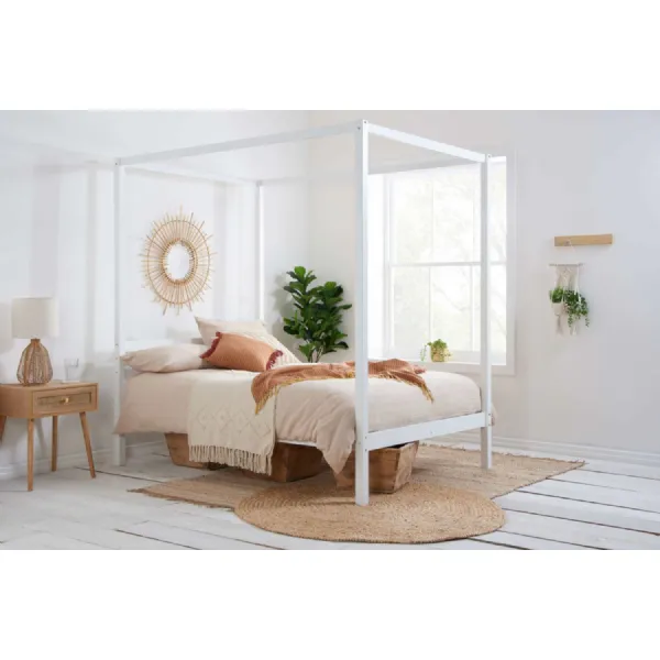 White Wood King Size Opulent Design Four Poster Bed