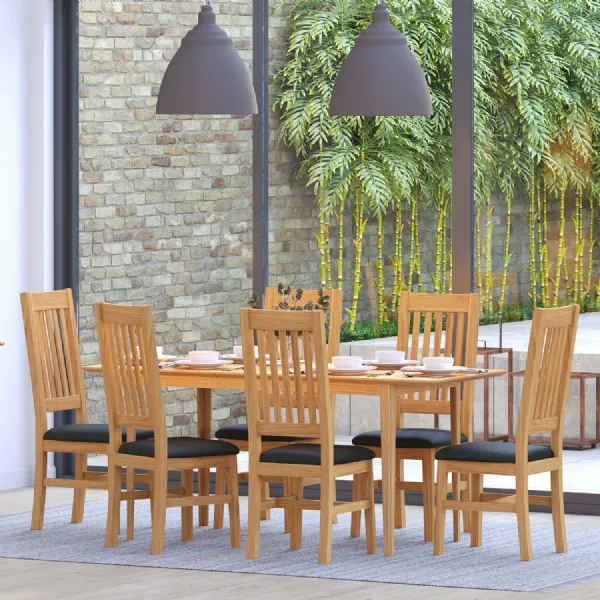 Traditional Style Solid Oak 4 to 6 Seater Extending Dining Table